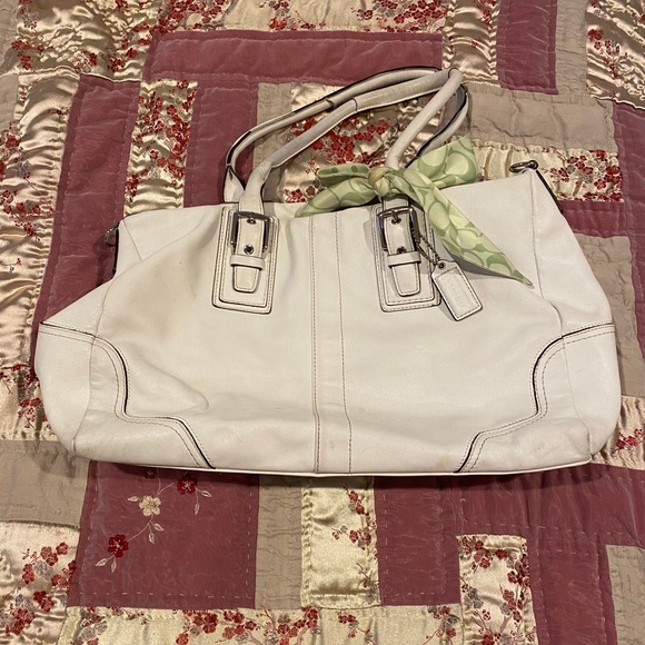 Coach leather purse - Picture 2 of 3